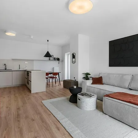 Slnecnice 2-bedroom On Floor 6 With 4 Balcony And Parking By Skyviews * Bratislava