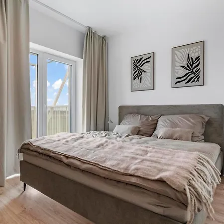 Apartment Slnecnice 2-bedroom On Floor 6 With 4 Balcony And Parking By Skyviews