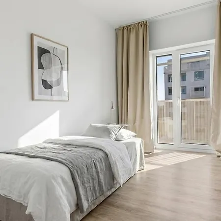 Slnecnice 2-bedroom On Floor 6 With 4 Balcony And Parking By Skyviews * Bratislava